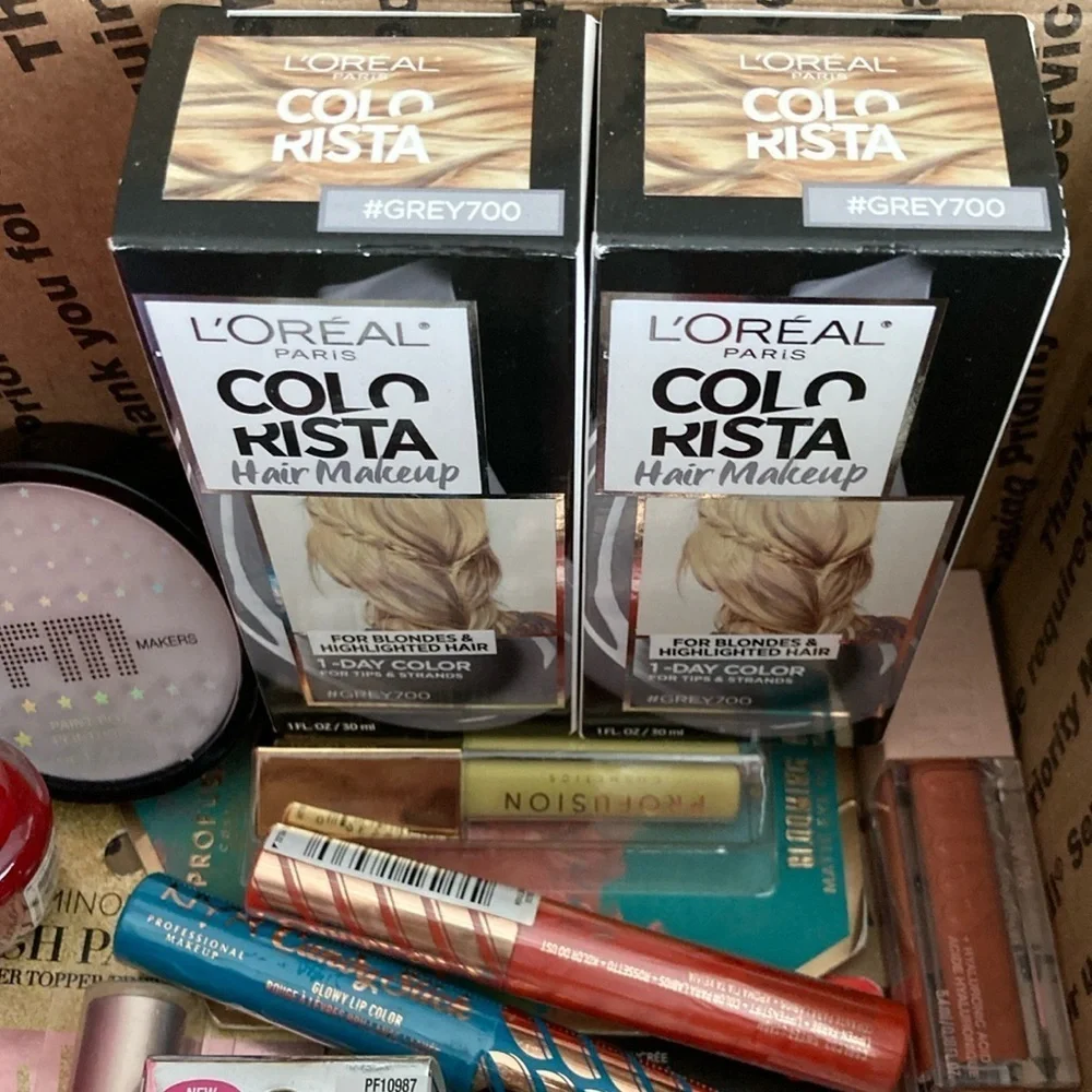 Makeup Bundle 22 pieces Revlon profusion L’Oréal naked Sunday maybelline